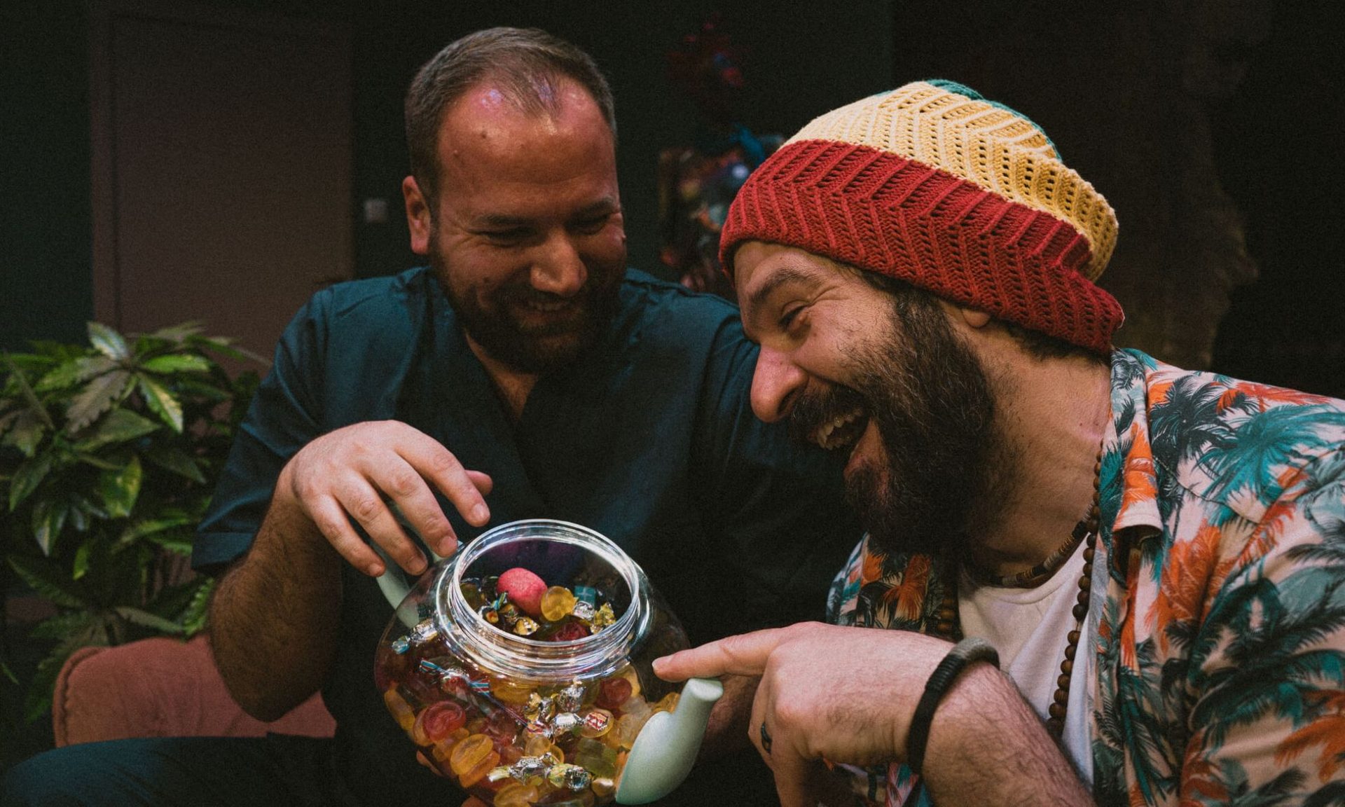 «Ο Ημιυπαίθριος» του Γιώργου Αλκαίου- Παράταση παραστάσεων στο θέατρο Coronet