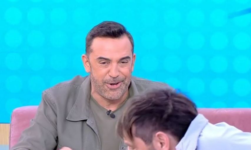 Πήγε καλεσμένος στη Super Κατερίνα και έψαχνε την Καινούργιου - Αμηχανία στο πλατό
