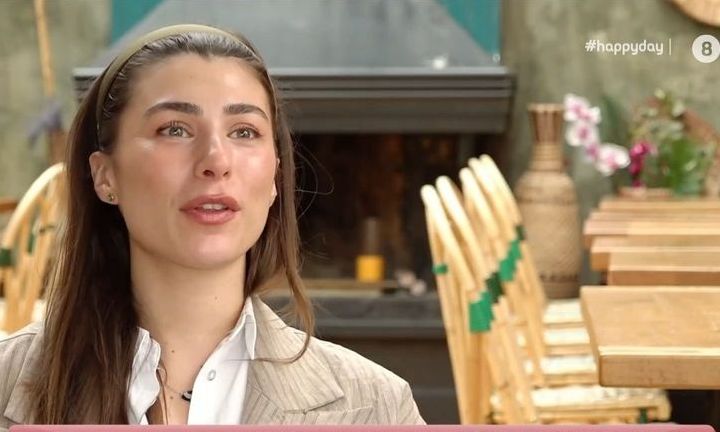 Μιχαλοπούλου: Eίμαστε στη λήψη και λέει “χάρηκα πάρα…” και του φεύγει το δόντι.  Λέμε “αποκλείεται”