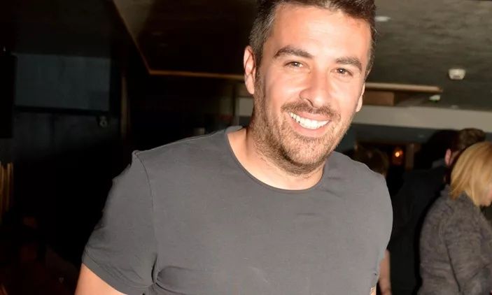 Αϊβάζης: Η διπλή ζωή ανάμεσα σε Αθήνα-Λονδίνο και η συμμετοχή σε διεθνή παραγωγή