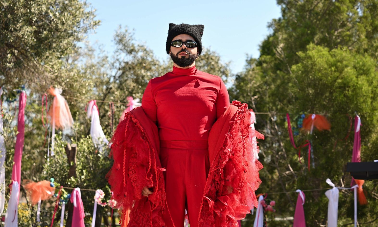 Ο Akylas εισβάλλει σε τηλεοπτική σειρά - Ποιοι παντρεύονται και αναλαμβάνει το γλέντι;