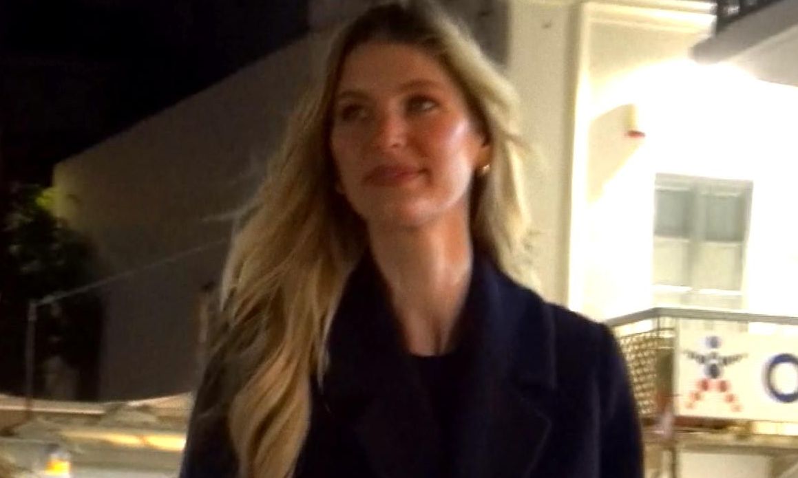 Χάλασε το προξενιό της Τσιμτσιλή για Φραγκολιά; Η Μαίρη Βυτινάρος στη Μύκονο μόνο με φίλους!