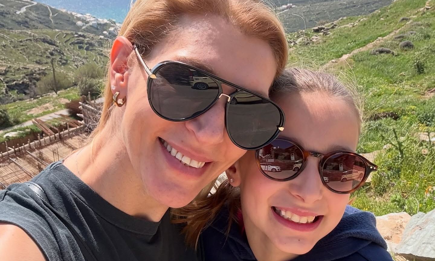 Ζέτα Δούκα: Οι φωτογραφίες από το Πάσχα με την κόρη της στην Τήνο! «Συγκινήθηκα πραγματικά…»