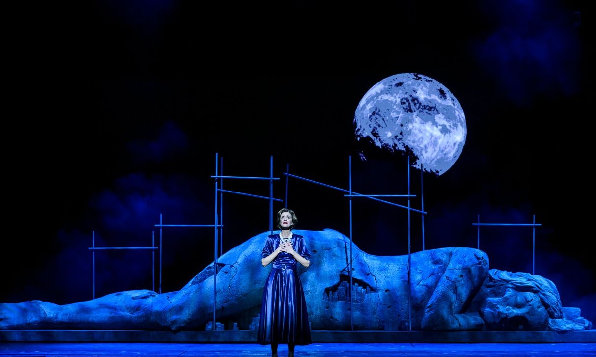 Τελευταίες παραστάσεις για την «Αλεξάνδρεια» του Φωκά Ευαγγελινού στο Θέατρο Παλλάς