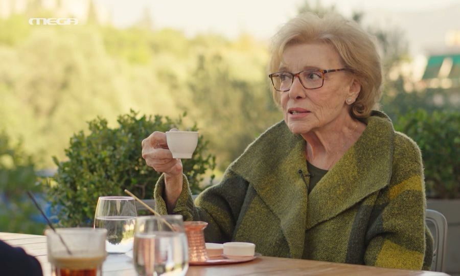 Κοντού: «Ο έρωτας είναι ωραίο πράγμα. Τον έχω ευχαριστηθεί... Ο τελευταίος έρωτάς μου ήταν 67 ετών»