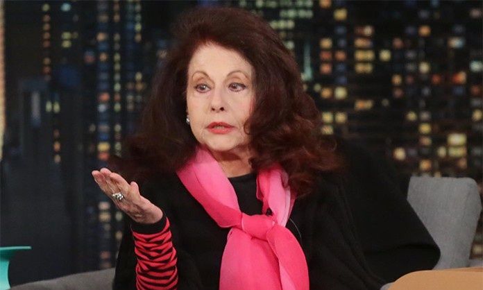 Ελένη Ανουσάκη: Με την κυρία Φόνσου έχω πολλά χρόνια να μιλήσω