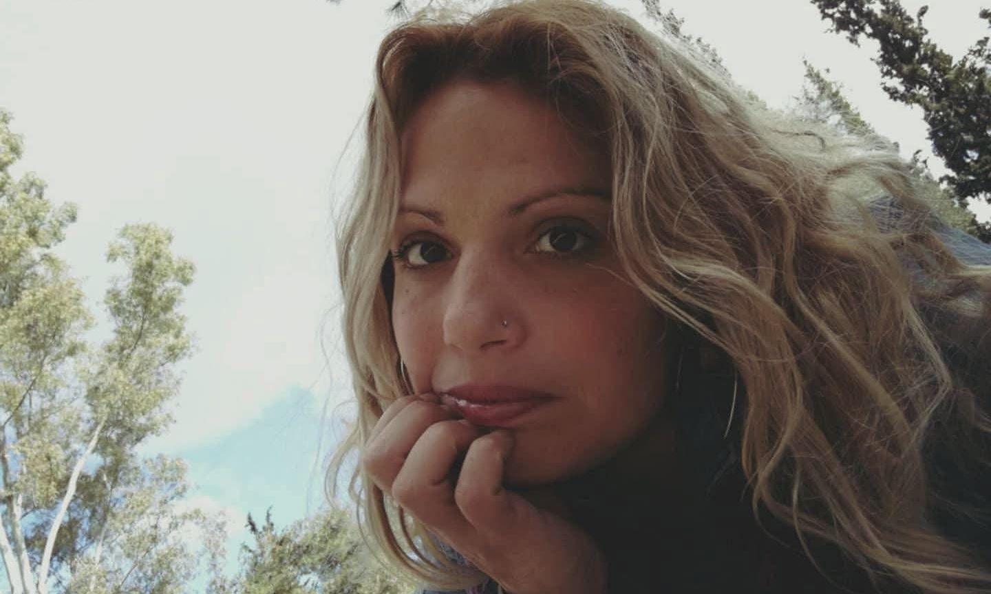 «Έσβησε» πρόωρα η τραγουδίστρια Νατάσα Μωυσόγλου - Το συγκινητικό αντίο της κόρης του Μανώλη Ρασούλη