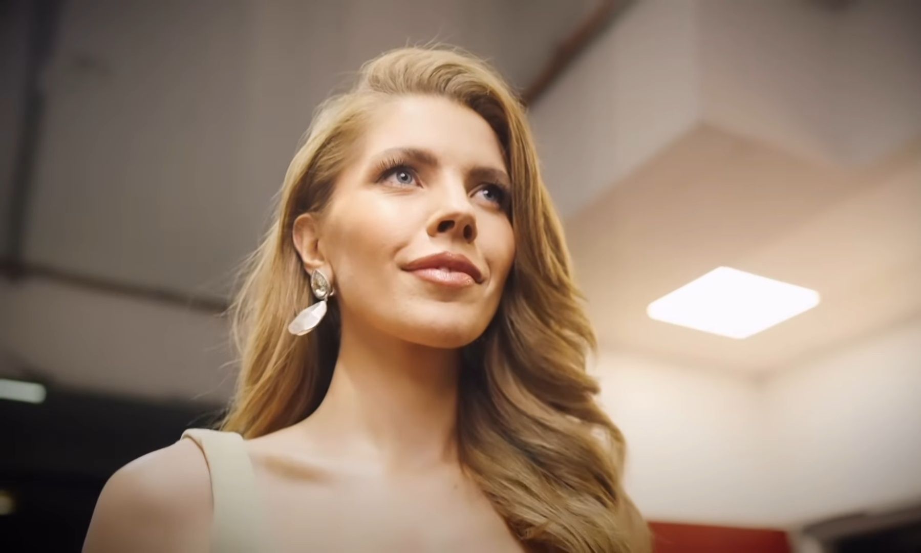 Βικτόρια Σβαρόφσκι: H παρουσιάστρια της Eurovision, η περιουσία & ο γάμος που έγινε παγκόσμιο θέμα