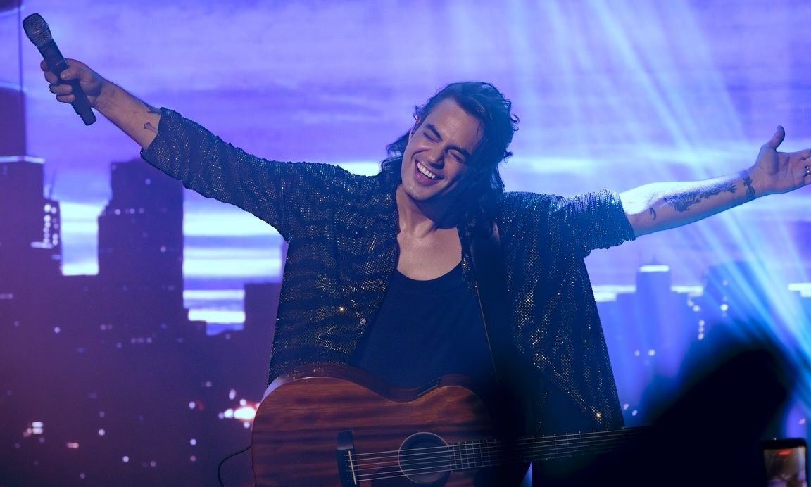 Διονύσης Σχοινάς - «Δεν Είναι Σπίτι Σου»: το νέο του τραγούδι με το artistic video
