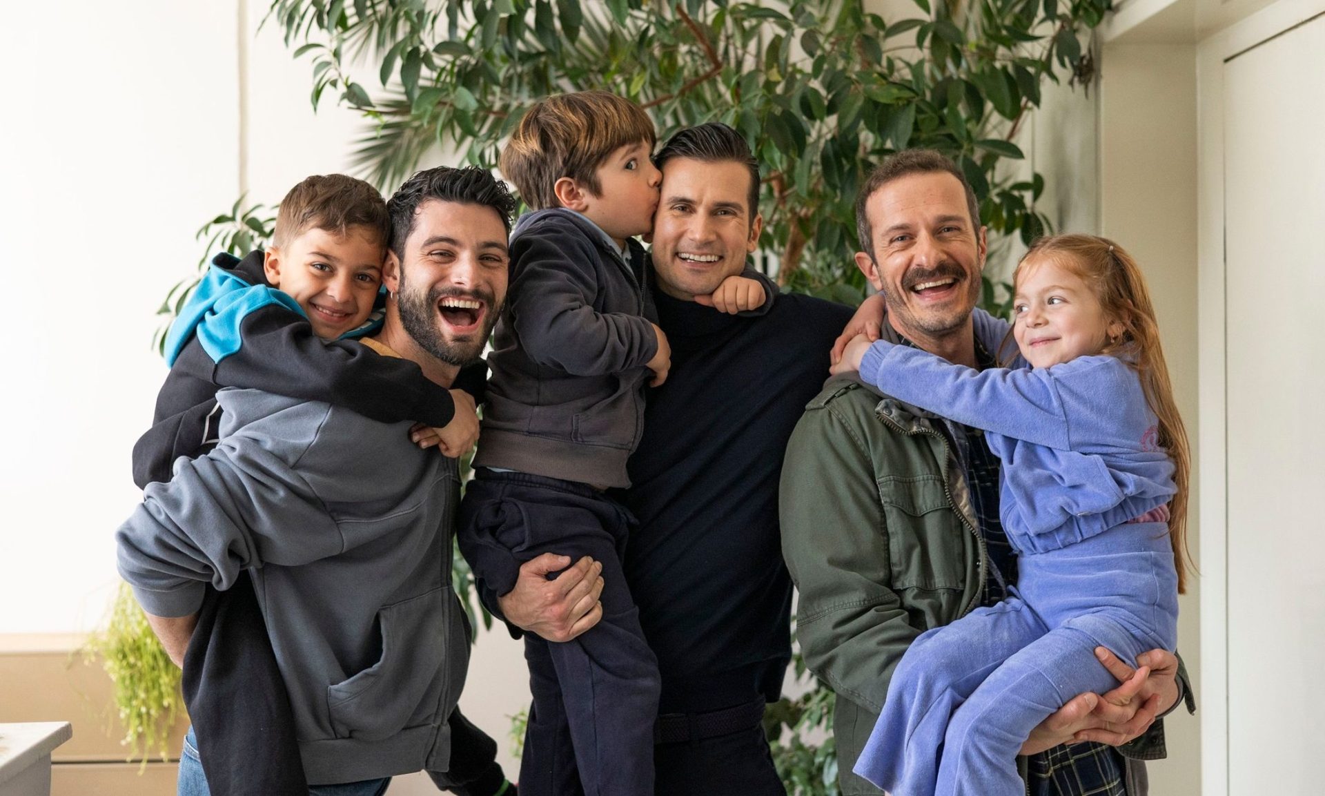 Μπαμπά, σ ’αγαπώ: Ποια θα είναι τα αποτελέσματα του «αναλογικού εξαώρου» στις ζωές των 3 μπαμπάδων;