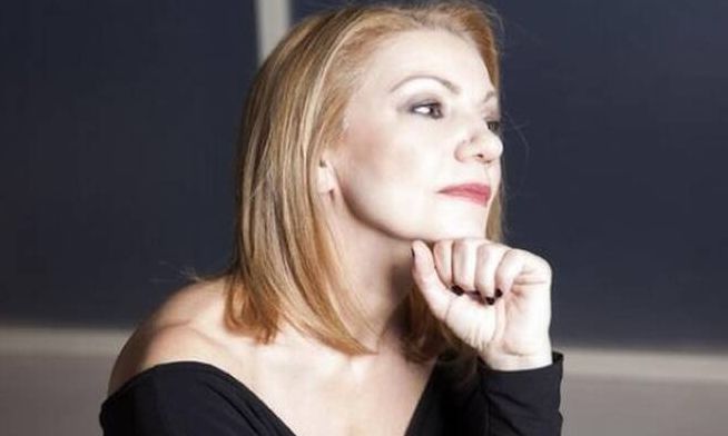 Συγκινεί η Ζούνη: «Προσπάθησα να κρατήσω με πανικό σχεδόν τις μνήμες που είχα από τον μπαμπά μου»