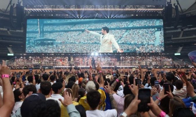 Bad Bunny: Έσπασε το φράγμα του 1 δισ. δολαρίων και πέρασε στην ιστορία της μουσικής