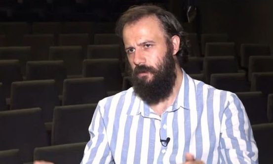 Νίκος Γκέλια: «Με αγχώνει πάρα πολύ να έχω κόρη σε αυτή την κοινωνία... Υπάρχει μια αίσθηση φόβου»