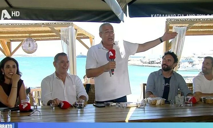 Νίκος Μάνεσης: Φινάλε με γλέντι στη Γλυφάδα, καλεσμένους, «μπουγέλα» και αιχμές για τη λειψυδρία