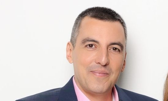 Ο Κώστας Παπαχλιμίντζος συνεχίζει στην ΕΡΤ