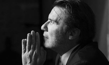 Στράτος Τζώρτζογλου: Ο αιώνιος γόης του ελληνικού σινεμά και της τηλεόρασης κλείνει τα 60