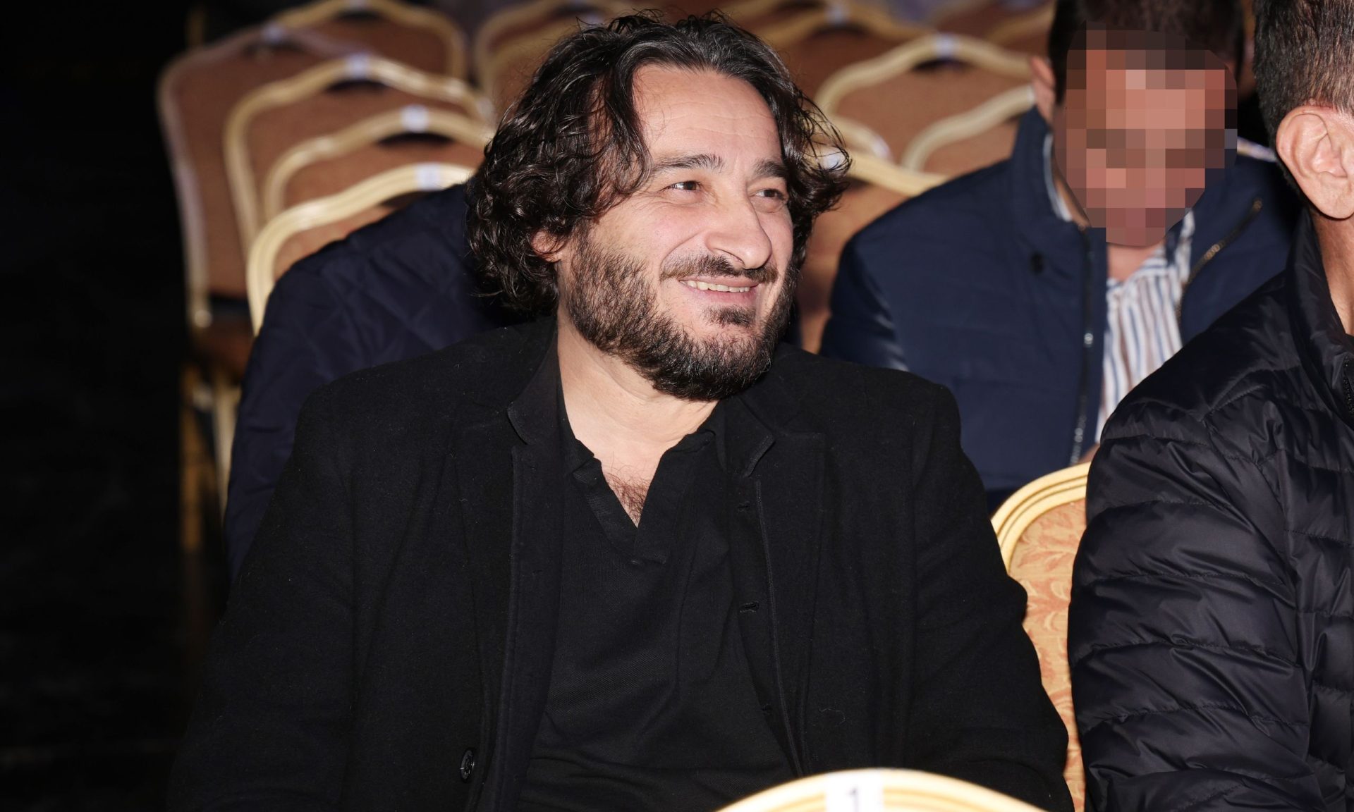 Εκτάκτως εκτός σκηνής ο Βασίλης Χαραλαμπόπουλος - Το πρόβλημα υγείας που «πάγωσε» την παράσταση