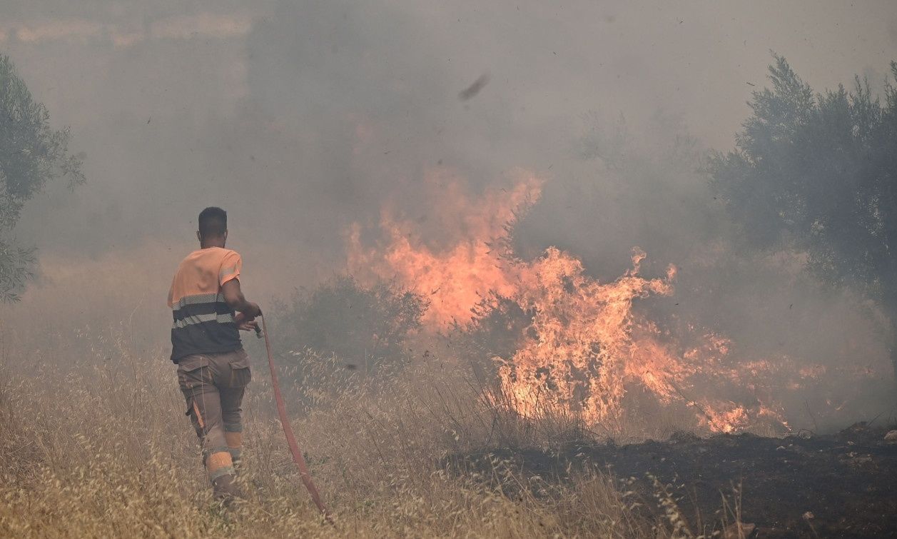 Φωτιά στη Βοιωτία: 2 συλλήψεις για την πυρκαγιά–Μάχη με 500 πυροσβέστες και διεθνή συνδρομή