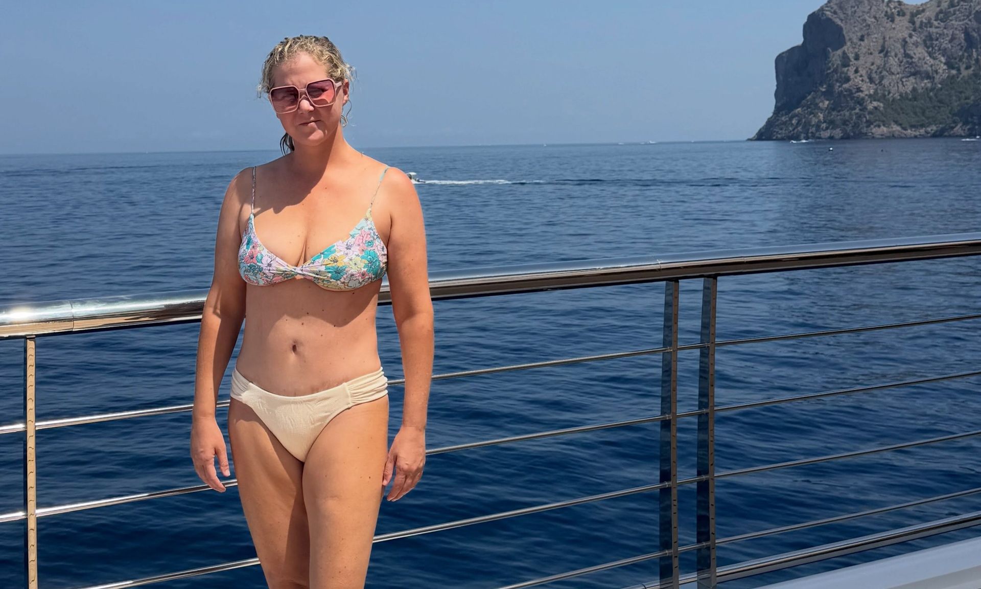 Άλλος άνθρωπος η Amy Schumer: Η απίστευτη αλλαγή στην εμφάνισή της μετά την απώλεια κιλών