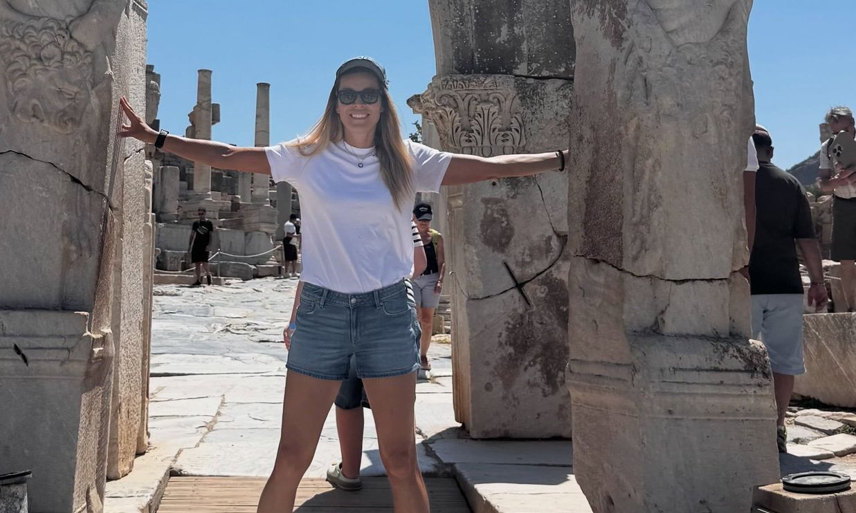 Μαριέττα Χρουσαλά: Εντυπωσιακές εικόνες από το οικογενειακό της ταξίδι στην αρχαία πόλη της Εφέσου