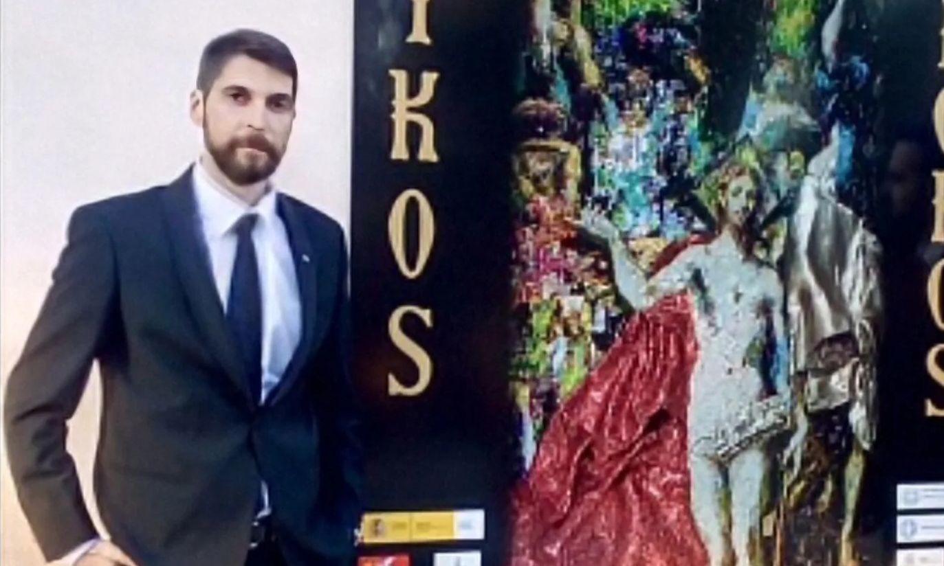 Νίκος Φλώρος: «Μέσα στα έργα έχει το αίμα του καλλιτέχνη – Η τέχνη είναι σαν Δούρειος Ίππος»