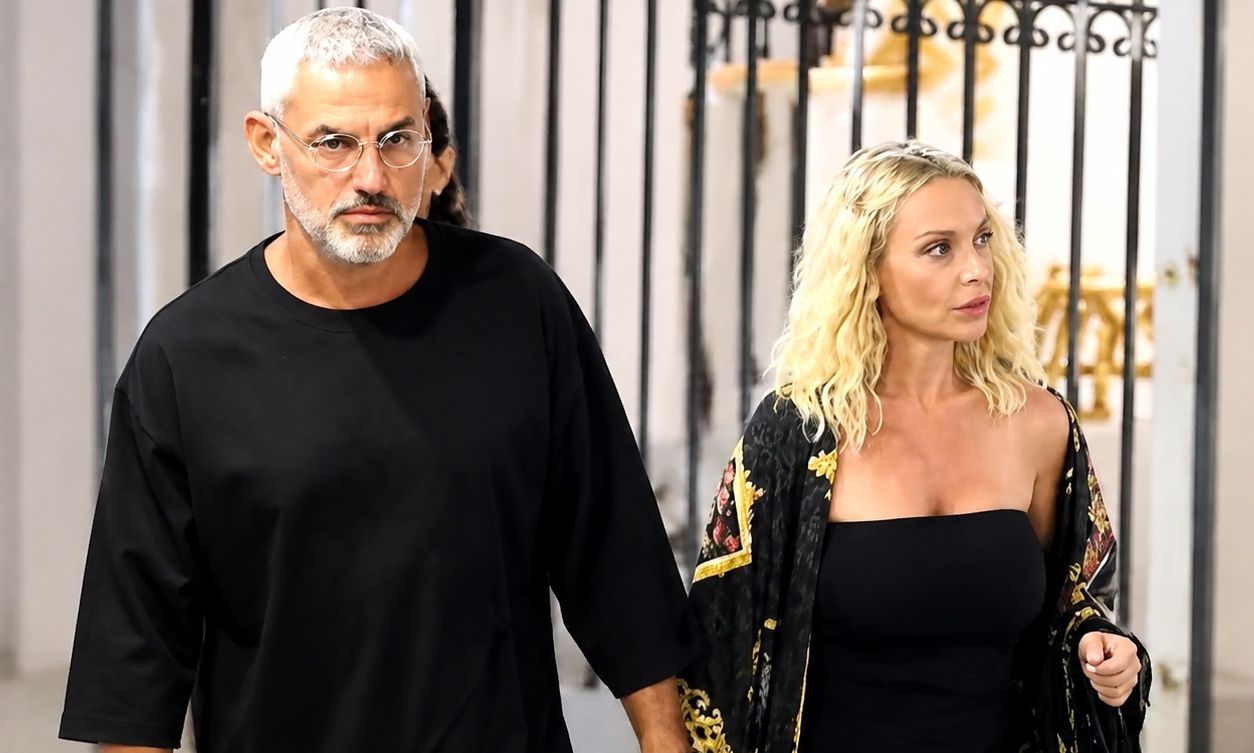 Ελεωνόρα Ζουγανέλη – Νίκος Συρίγος: Χέρι χέρι στη Μύκονο, σε βραδινή έξοδο για δύο