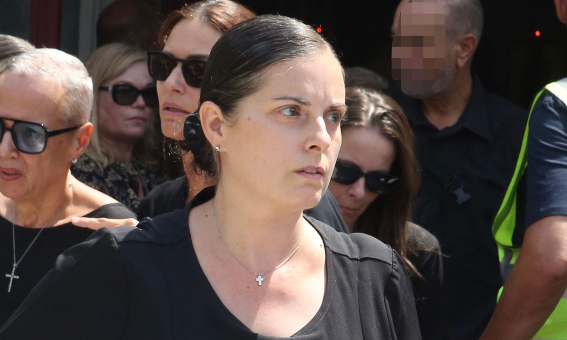 Κόκοτας: Ράγισε καρδιές ο επικήδειος της συζύγου του–«Ο ήλιος μου με άφησε σωματικά, αλλά είναι εδώ»