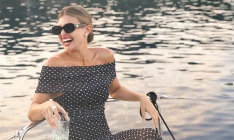 Κλέλια Ανδριολάτου: Εντυπωσιακό αντίο στο καλοκαίρι με λεοπάρ μπικίνι που μαγνητίζει τα βλέμματα