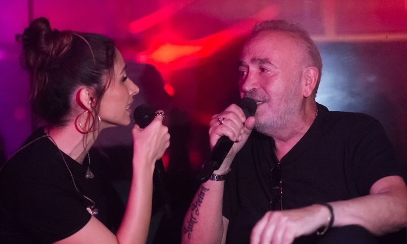 Στιγμιότυπα από τις πρόβες λίγο πριν την αποψινή πρεμιέρα του Σταμάτη Γονίδη & της Λένας Ζευγαρά