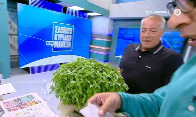Μάνεσης στην πρεμιέρα του: «Απαγορεύονται φράσεις του επιπέδου “καλό χειμώνα”» - Δώρο ένας βασιλικός