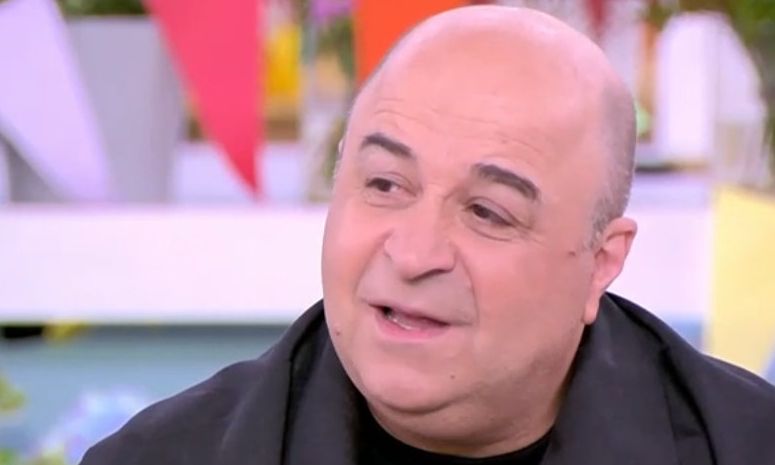 Μάρκος Σεφερλής: Γενέθλια στη σκηνή, η Έλενα, ο Χάρης και μια ζωή γεμάτη από αγάπη και γέλιο