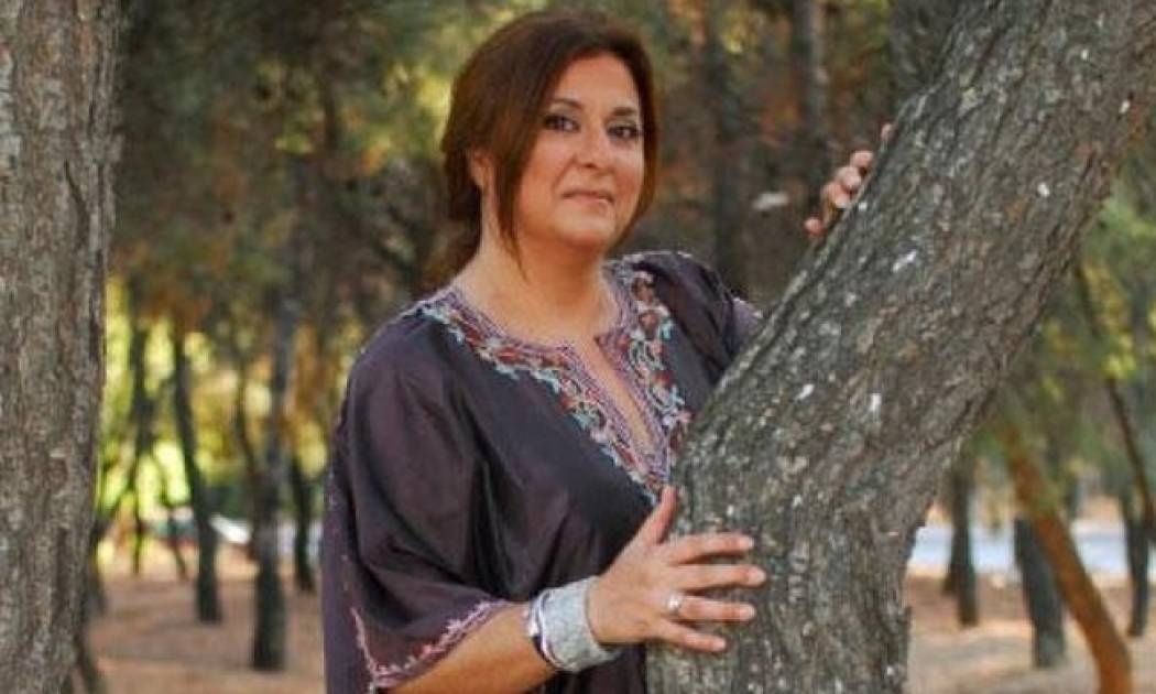 Η Ελισάβετ Κωνσταντινίδου έγινε bartender σε έξοδό της: Το επικό βίντεο και το «Legendary Zubiii»