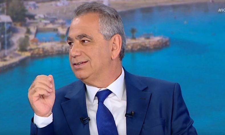 Άβολη στιγμή στον ΑΝΤ1 - Βασίλης Χιώτης: «Μείνετε συντονισμένοι στον ΣΚΑΪ γιατί ακολουθεί ο Λιάγκας»