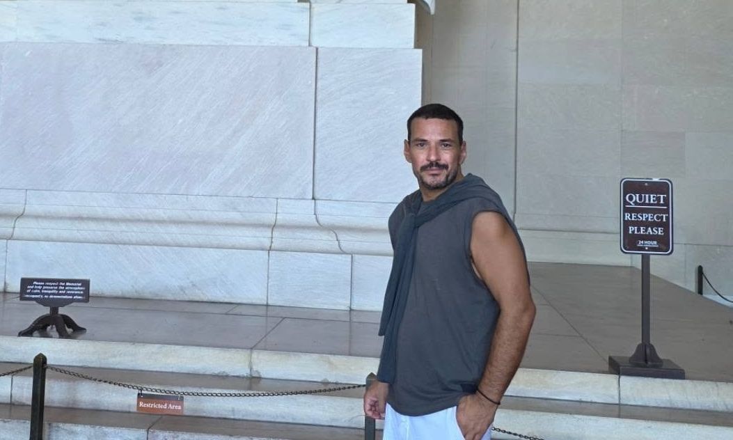 Απόδραση στην Ουάσιγκτον για τον Κώστα Τσουρό: «Η αρχή κάθε μήνα είναι ιδανική για καινούρια πράγματ