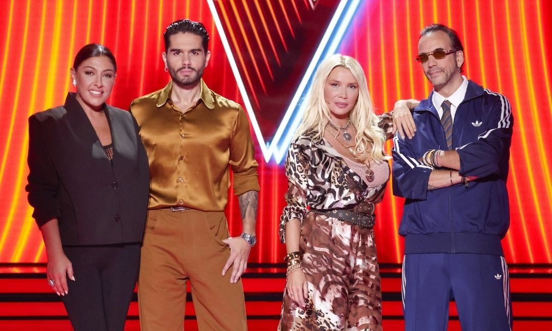 Ανατροπή στο «The Voice»: Η ξεχωριστή και γεμάτη ενέργεια είσοδος των τεσσάρων κριτών στο πλατό