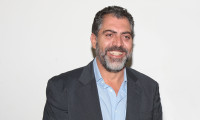 Κούλλης Νικολάου: Το συγκινητικό «αντίο» στο Mega και η ανακοίνωση για τις νέες σειρές στον ΣΚΑΪ