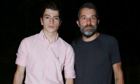 Λαγούτης για τον ηθοποιό γιο του: Από τη στιγμή που αυτή ήταν δική του απόφαση, του έχω εμπιστοσύνη
