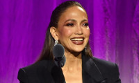 Η Jennifer Lopez στο Women’s Cancer Research Fund στο Beverly Hills με δημιουργία Celia Kritharioti!