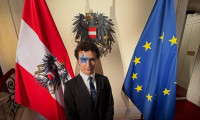 Eurovision 2026 - Αυστρία: Ο COSMÓ, που εκπροσωπεί τη διοργανώτρια χώρα, έχει υψηλά standarts!