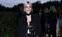 Σοφία Καρβέλα: Πώς από casual chic μετατρέπει το σύνολό της στο απόλυτο βραδινό