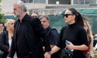 Κηδεία Μαστροκώστα:Ράγισαν καρδιές με τους επικηδείους του Τραϊανού Δέλλα & της κόρης τους Βικτώριας