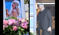 Σε βαρύ κλίμα το τελευταίο αντίο στη Γωγώ Μαστροκώστα - Συντετριμμένος ο Δέλλας στην εκκλησία