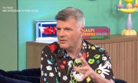 Φοίβος Δεληβοριάς: «Φυσικά κριντζάρω την κόρη μου, πέφτω από καρέκλες μπροστά της! Γίνομαι ρεζίλι»