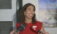 Έλενα Χαραλαμπούδη: «Το χειρότερο που έχω ακούσει είναι ότι έχω δόντια αλόγου, ότι είμαι σαν άλογο»
