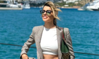 Νίκη Λάμη: Υποδέχθηκε το καλοκαίρι με την πρώτη της βουτιά και φωτογραφίες από την παραλία