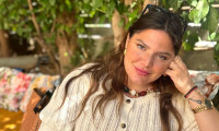 «Η ώρα η καλή» για τη Δανάη Μπάρκα – Το πρωινό μπάνιο στη θάλασσα & οι ευχές στο ποτήρι του καφέ της