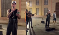 Ρόμπι Γουίλιαμς: Τραγούδησε το «Angels» στον δρόμο και ξεσήκωσε τη Σεβίλλη