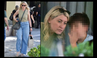 Σία Κοσιώνη: Casual εμφάνιση στο κέντρο της Αθήνας και τρυφερές στιγμές με τον γιο της