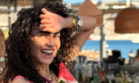Μαρία Σολωμού: Άφησε για λίγο την υποκριτική και έπιασε το μικρόφωνο