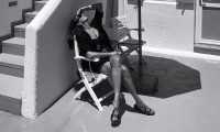 Η Βίκυ Κουλιανού μαγεύει ξανά: Το απόλυτο εγχώριο είδωλο της μόδας φωτογραφίζεται στο Αιγαίο